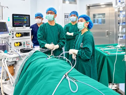 Người phụ nữ 58 tuổi nhập viện sau 16 ngày bị hóc xương cá