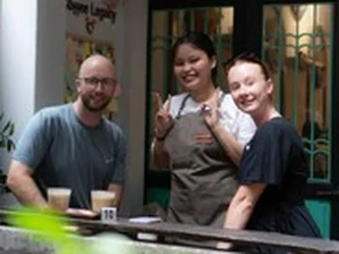 Tạp chí du lịch Mỹ nói gì về trải nghiệm uống cà phê ở Việt Nam?