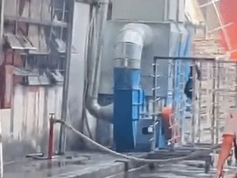 Cháy lớn tại công ty sản xuất gỗ sát khu dân cư ở Đồng Nai