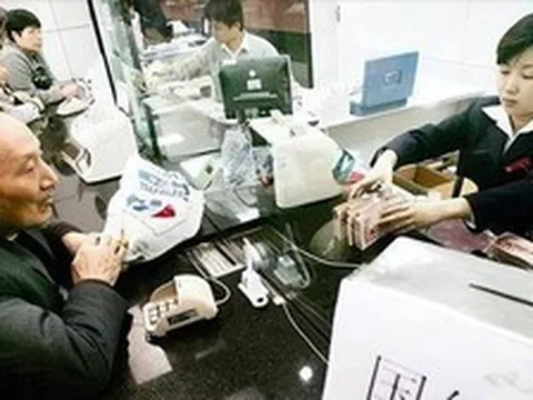 Gửi tiết kiệm 38 triệu đồng với lãi suất 9,15‰ rồi quên mất, 30 năm sau đi rút được ngân hàng thông báo: “Không thể tính được lãi”
