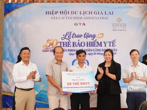 Hiệp hội Du lịch Gia Lai trao tặng 50 thẻ bảo hiểm y tế cho bệnh nhân phong có hoàn cảnh khó khăn