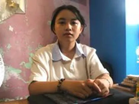 2 anh em ở Nha Trang từng sống nhờ tiền phúng điếu cha mẹ, từ căn gác dột ước mơ đi học vươn lên
