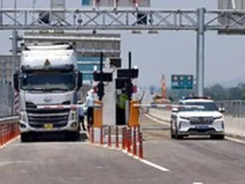 Muốn 'kéo' xe trở lại cao tốc: Giảm phí thôi chưa đủ
