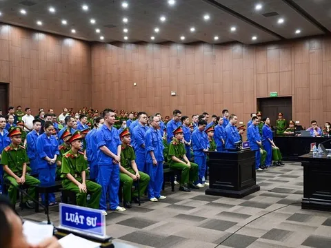Bệnh nhân "trốn" viện tâm thần đi du lịch, cán bộ được rủ đi cùng