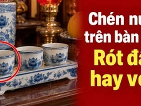 Chén nước trên bàn thờ: Nên rót đầy hay rót vơi?