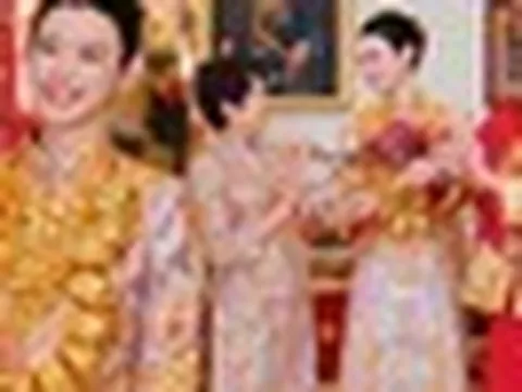 Dâu hào môn Hề Mộng Dao khoe lại ảnh cưới, gây sốc với bộ long phụng dát vàng mất 3600 giờ hoàn thiện và 22 chiếc vòng tay long phụng