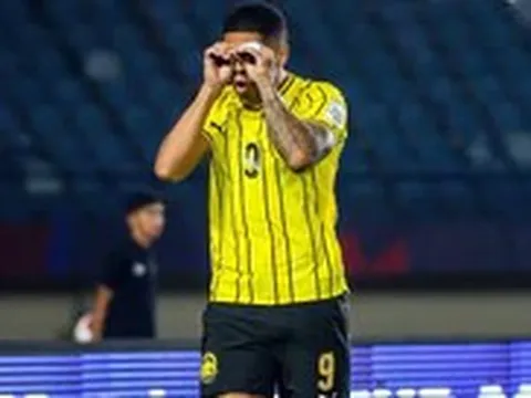 Malaysia - Singapore 2-0, Indonesia - Bangladesh 6-1: Indonesia bỏ xa Malaysia