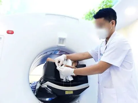 Máy PET/CT có ở phía Nam, sao người bệnh vẫn phải ra Hà Nội?