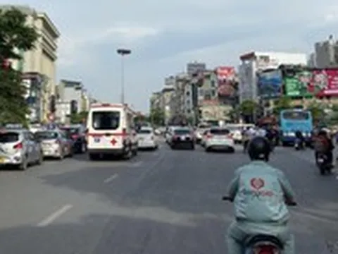 Hà Nội xén dải phân cách, mở rộng tuyến đường từng được xem là 'đắt nhất thủ đô'
