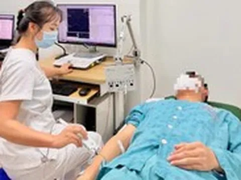 Hít 50 quả bóng cười mỗi ngày, thanh niên 24 tuổi tổn thương thần kinh, yếu cả tay chân