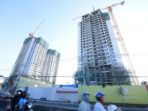 Lãi suất tăng cao: bên cười nụ, kẻ khóc thầm đến bao giờ?