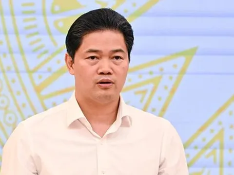 Thứ trưởng Bộ Y tế Vũ Mạnh Hà nói gì về chuyện nâng giá thuốc, thiết bị y tế?