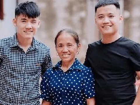 Thu nhập của con trai bà Tân Vlog