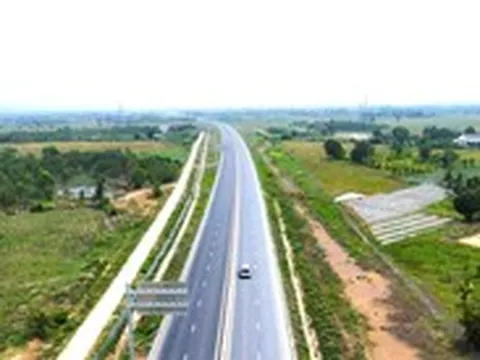 Cục Đường bộ lên tiếng về việc tài xế chọn quốc lộ thay vì cao tốc