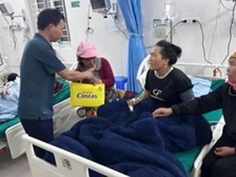 Đang trú mưa trong lều, 4 người ở Sơn La bị sét đánh