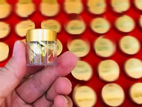 Cụ ông rơi đũa, yếu tay trái được gia đình cho uống An cung, một ngày sau nhập viện đã nhồi máu não