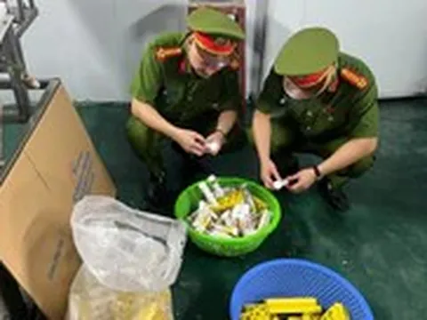Bắt giám đốc Công ty Vintechpharm sản xuất hàng triệu lọ C sủi giả, chất bảo quản vượt 33 lần