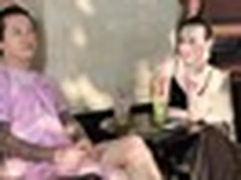Tuấn Hưng đón tuổi 48 sau vài tháng sang Mỹ định cư, vợ nhắn gửi: “Phải luôn yêu đời”