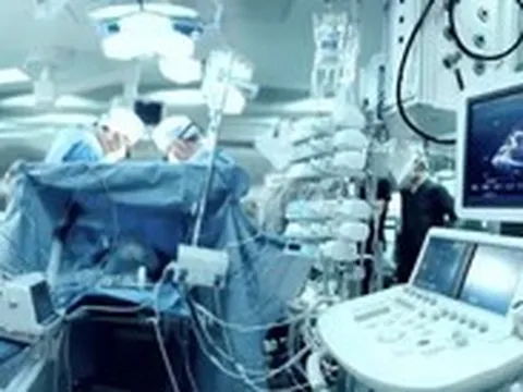 Giải pháp nào chống tiêu cực, chống nâng giá thiết bị y tế, thuốc?