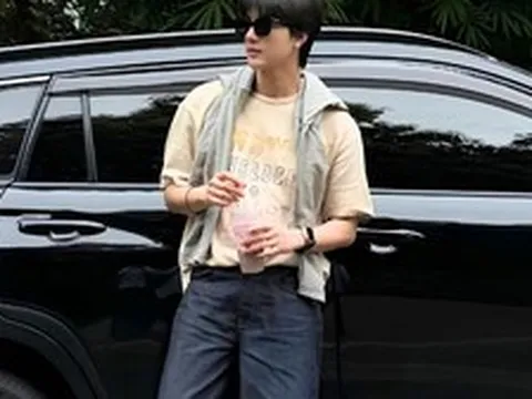 Nuôi ô tô tốn hơn 18 triệu/tháng dù chỉ đi 6,4km/ngày, người đàn ông quyết định bán: Giờ trung thành với xe máy!
