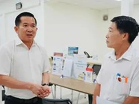 Ông Đinh Văn Nơi chỉ đạo tập trung giải quyết hồ sơ, phục vụ người dân Phú Quốc