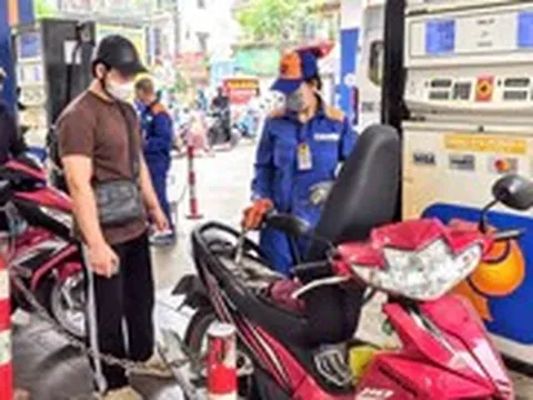 Xăng tăng gần 5.000 đồng/lít kể từ tháng 9, quỹ bình ổn đủ sức gánh để 'kềm' giá xăng?