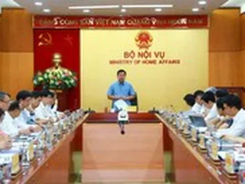 Bộ Nội vụ: Tiếp tục rà soát, sắp xếp tinh gọn tổ chức bên trong các bộ, ngành, tập trung đề án cải cách tiền lương