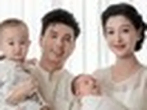 Hồ Quang Hiếu khoe tổ ấm nhỏ 4 người, nhan sắc bà xã 3 tuần sau sinh gây sốt mạng