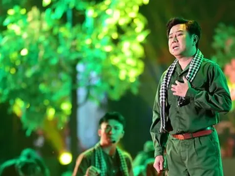 ‘Khúc tri ân’ trước giờ đưa các anh hùng liệt sĩ về nghĩa trang thành phố