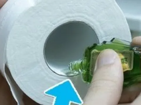Nhỏ dầu gió vào giấy mang đến 5 công dụng bất ngờ, nhiều người tiếc vì không biết sớm