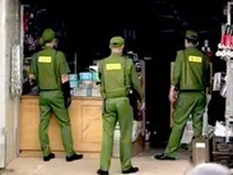 Cảnh sát 113 giải cứu phụ nữ bị người đàn ông lạ mặt khống chế bằng dao ở Đà Lạt