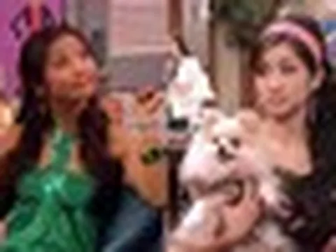 Mỹ nhân gốc Việt "không thể đóng vai nghèo": Tiểu thư London Tipton và tủ đồ chưa từng mặc trùng