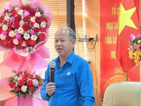 Nữ công nhân có thêm kênh bảo vệ quyền lợi ngay trên điện thoại