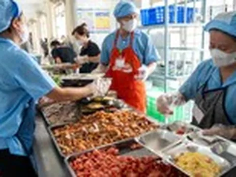 Bữa ăn học đường: Minh bạch từ nguồn cung đến bàn ăn