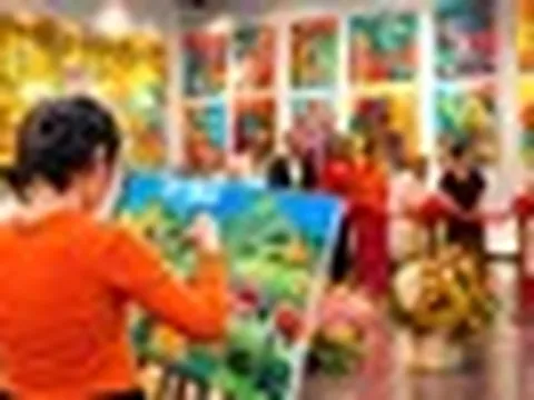 Con gái tự kỷ 15 tuổi của GS Đặng Hùng Võ mở triển lãm tranh: Hành trình từ những mẩu giấy bị vứt đi