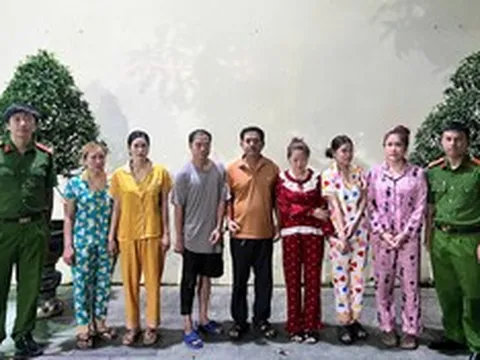 Từ vụ quán karaoke môi giới mại dâm, phá thêm đường dây cá độ bóng đá