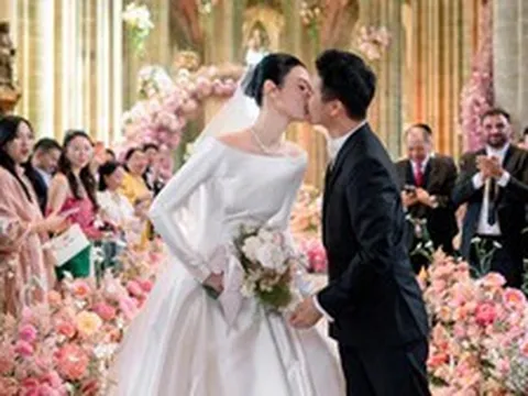 Mỹ nhân SN 1989 vừa làm đám cưới với thiếu gia bất ngờ được nhiều người tìm kiếm, hiện sống trong căn hộ thông tầng hơn 300 tỷ nhìn thẳng ra sông