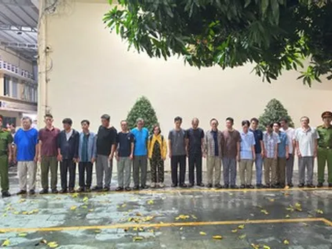 TPHCM: Từ vụ quán karaoke môi giới mại dâm, bóc gỡ đường dây đánh bạc lớn