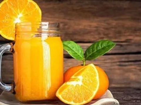 Uống nước cam ép mỗi ngày, người đàn ông 48 tuổi bất ngờ khi đi khám